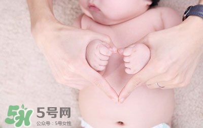 生孩子臍帶怎么剪？臍帶晚剪有什么影響？
