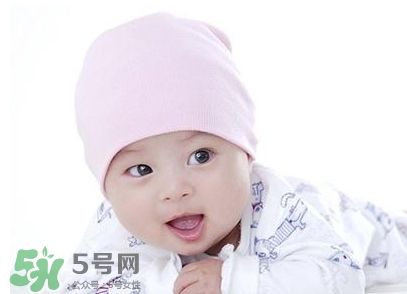 新生兒痤瘡多久會好？新生兒痤瘡能用百多邦嗎？