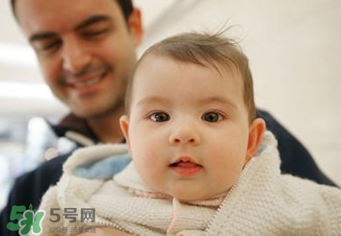 寶寶什么時(shí)候?qū)W會(huì)說(shuō)話？怎么教寶寶說(shuō)話？