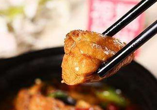 美國黃燜雞米飯為什么那么貴？美國黃燜雞米飯多少錢一份？