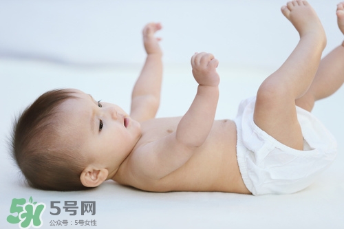 生孩子臍帶怎么剪？臍帶晚剪有什么影響？