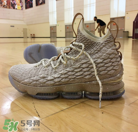 nike lebron 15 ghost實物細(xì)節(jié)怎么樣？