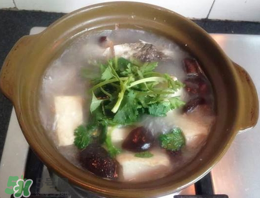 鯽魚湯可以放香菇嗎？香菇鯽魚湯的做法