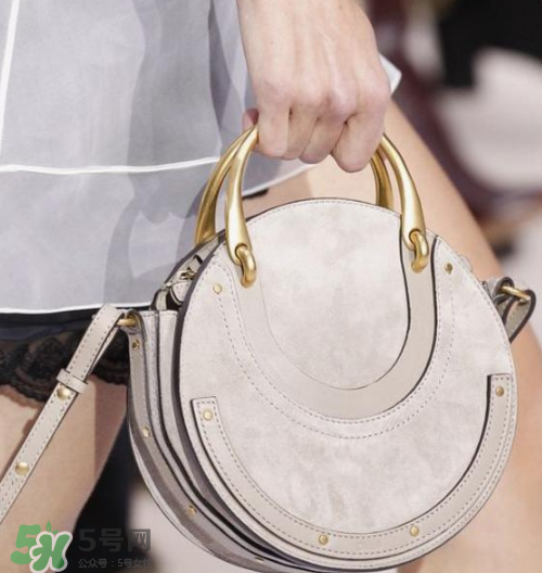 chloe pixie多少錢？蔻依17秋冬新款圓形包包專柜價(jià)格