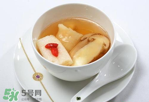 魚膠和什么一起燉最好？