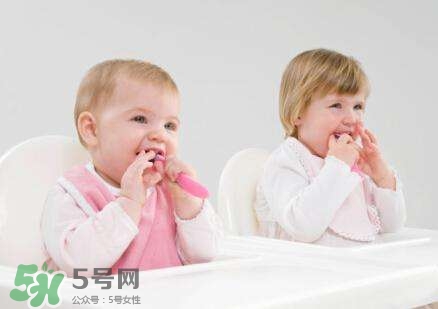 和寶寶同房睡還能過性生活嗎？有孩子之后怎么過性生活？