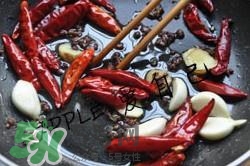 香辣蟹怎么做最好吃？香辣蟹怎么處理螃蟹？