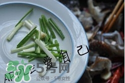 香辣蟹怎么做最好吃？香辣蟹怎么處理螃蟹？