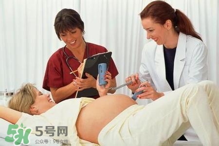 水中分娩時難產(chǎn)怎么辦？水中分娩和無痛分娩哪個好？