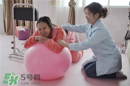 什么是導(dǎo)樂(lè)分娩？導(dǎo)樂(lè)分娩大概多少錢(qián)？