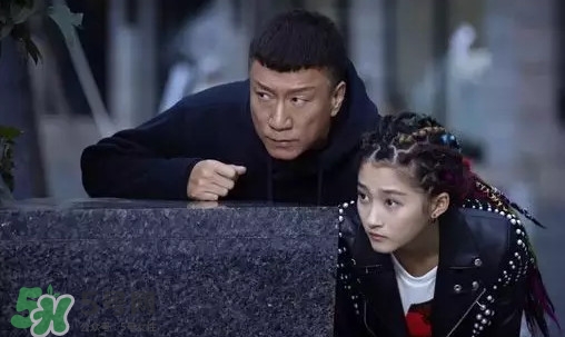 臟辮發(fā)型怎么拆？臟辮是真頭發(fā)還是假頭發(fā)弄的