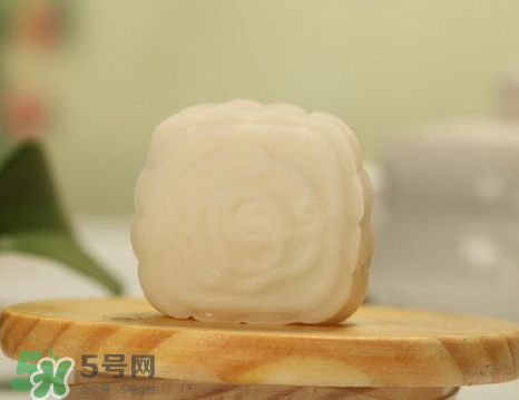 月餅皮可以加水嗎？月餅皮為什么不能放水？
