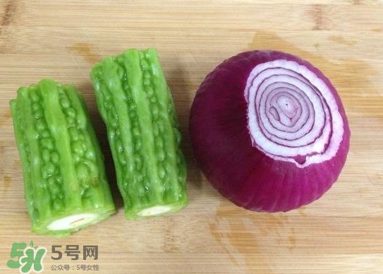 洋蔥汁能黑發(fā)嗎？洋蔥汁擦頭發(fā)能生發(fā)嗎？