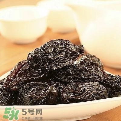 西梅干真的能解決便秘嗎？西梅干怎么吃治便秘？