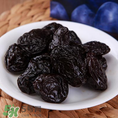 西梅干真的能解決便秘嗎？西梅干怎么吃治便秘？
