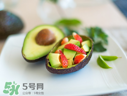 牛油果生的能吃嗎？牛油果怎么催熟快？