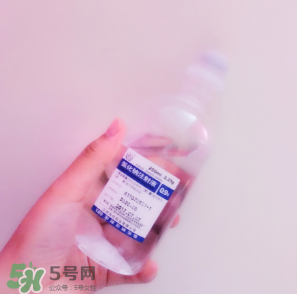 生理鹽水可以洗眼睛嗎？生理鹽水洗眼睛好不好？