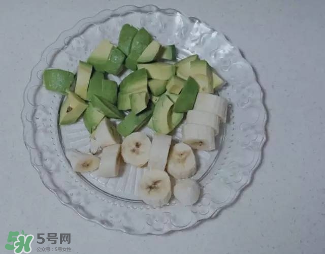 牛油果沙拉怎么做？牛油果沙拉用什么醬？