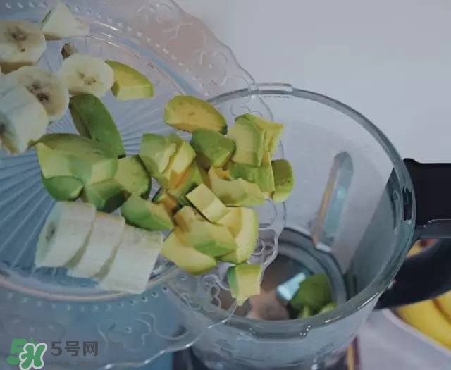 牛油果沙拉怎么做？牛油果沙拉用什么醬？