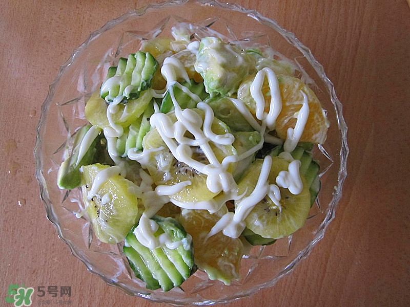 牛油果沙拉怎么做？牛油果沙拉用什么醬？