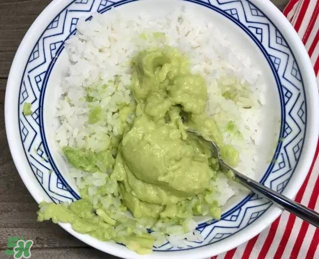 牛油果沙拉怎么做？牛油果沙拉用什么醬？