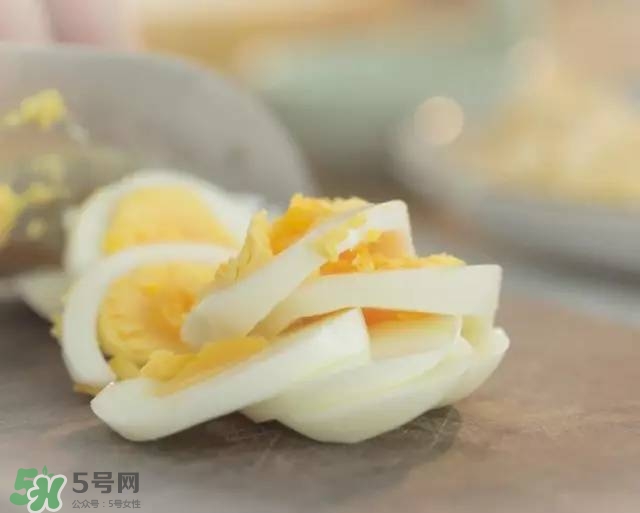 牛油果沙拉怎么做？牛油果沙拉用什么醬？
