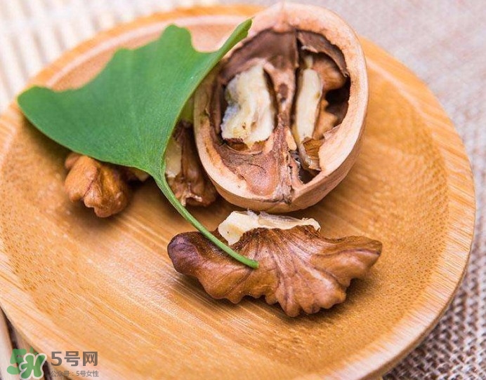 核桃粉寶寶可以吃嗎？寶寶幾個(gè)月可以吃？