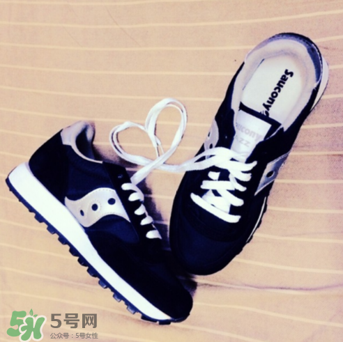 saucony一般多少錢？索康尼和亞瑟士哪個(gè)好？