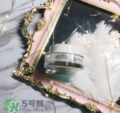 阿芙素顏霜要卸妝嗎？