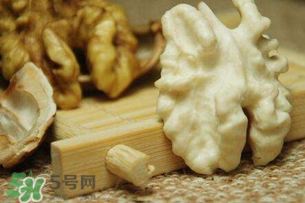 新鮮核桃怎么吃？新鮮核桃怎么給寶寶吃？
