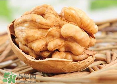 核桃磨成粉還有營養(yǎng)嗎？核桃粉和核桃哪個更好？