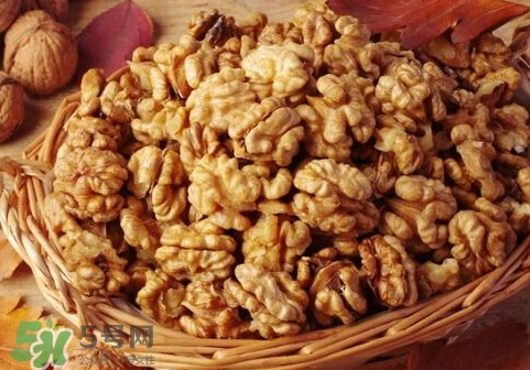 核桃磨成粉還有營養(yǎng)嗎？核桃粉和核桃哪個更好？