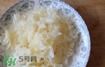 雪蛤能和銀耳一起燉嗎？雪蛤銀耳羹怎么做？