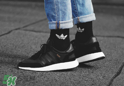 adidas iniki runner boost酷黑配色上腳效果怎么樣？