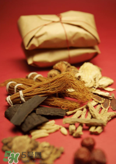 清熱降火的中藥有哪些？清熱降火的中藥大全