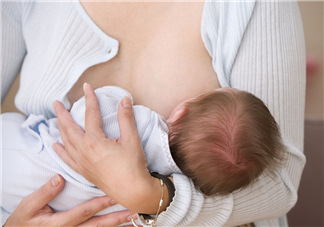 母乳寶寶一天大便幾次正常？母乳寶寶排便情況介紹