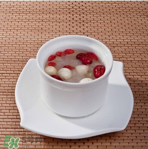 坐月子能吃雪蛤嗎？產(chǎn)婦吃雪蛤有什么好處？