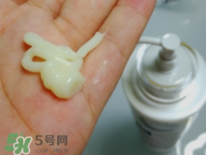 護(hù)發(fā)素能軟化頭發(fā)嗎？護(hù)發(fā)素能讓頭發(fā)變軟嗎？