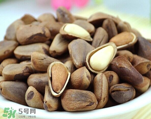 松籽什么季節(jié)采摘？吃松籽有什么好處？
