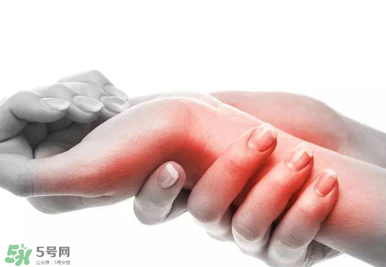 風(fēng)濕是痛風(fēng)嗎？風(fēng)濕跟痛風(fēng)有什么區(qū)別？