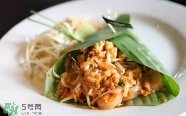 花生發(fā)芽后營養(yǎng)如何？花生殼煮水喝有什么用？
