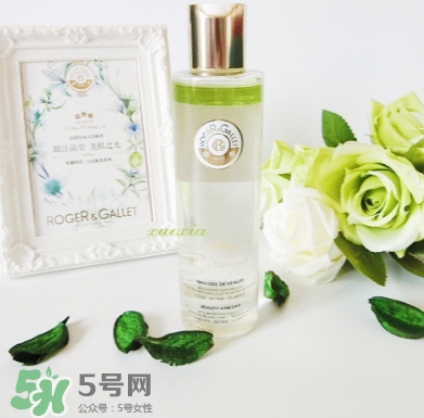 香邂格蕾古法凝光醋萃爽膚水怎么用？