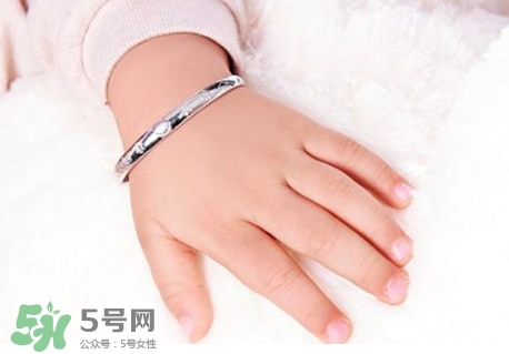 中秋節(jié)送什么禮給親戚？中秋節(jié)除了送月餅還能送什么？