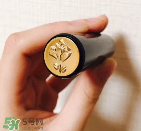 蘭蔻菁純唇膏小紅色是什么顏色？蘭蔻小紅色好看嗎