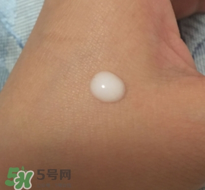 olay小臉精華怎么用？olay玉蘭油臻粹小臉精華使用心得