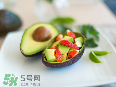 牛油果硬得能吃嗎？孕婦吃牛油果注意事項