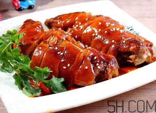 前豬腳好還是后豬腳好？豬腳和什么一起煲湯好