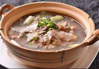 牛骨頭湯要放哪些食材？牛骨頭湯要煮多長(zhǎng)時(shí)間