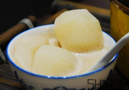 雪梨能和牛奶一起吃嗎？雪梨可以和牛奶榨汁嗎？