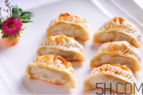 煎餃怎么煎才酥脆好吃？煎餃怎么做好吃？